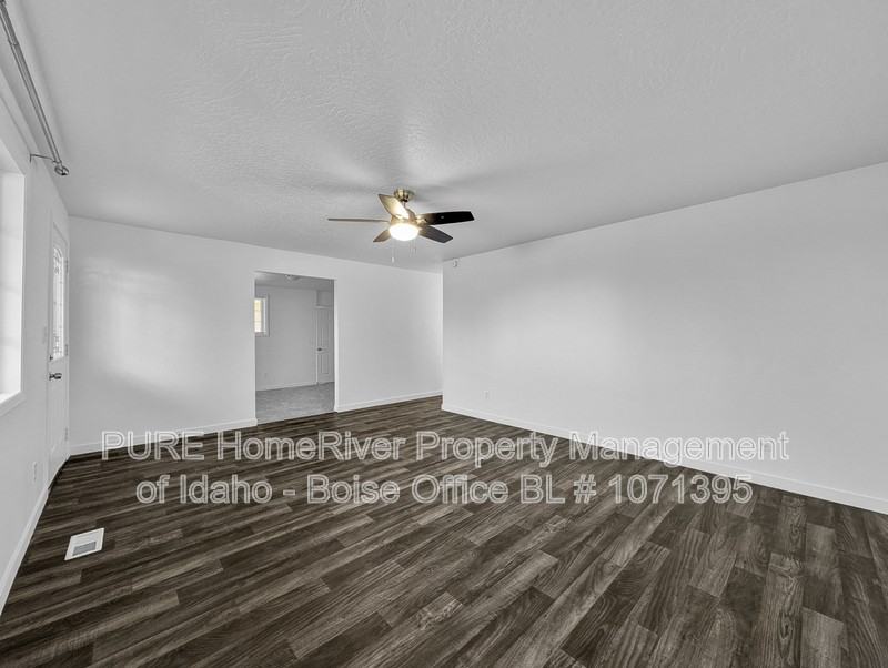 9127 Randolf Dr - Photo 7 of 18