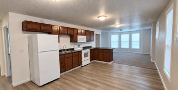 featured image of 349/353 W 9th St