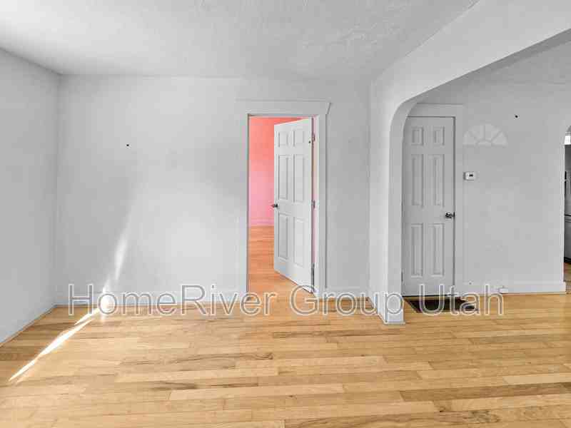 417 E Cleveland Ave - Photo 7 of 45