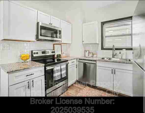 5243 Lyon Ave - Photo 4 of 17