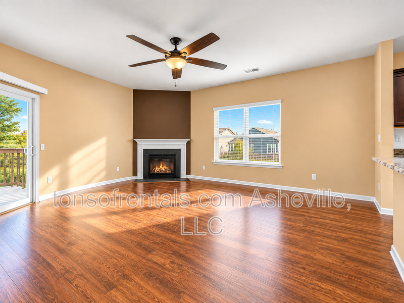 141 Wheatfield Rd - Photo 4 of 41