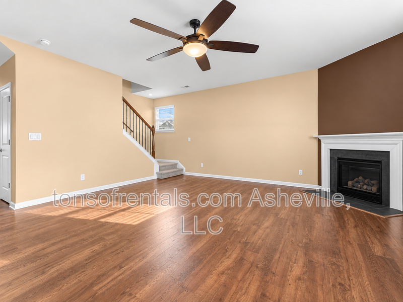 141 Wheatfield Rd - Photo 7 of 41