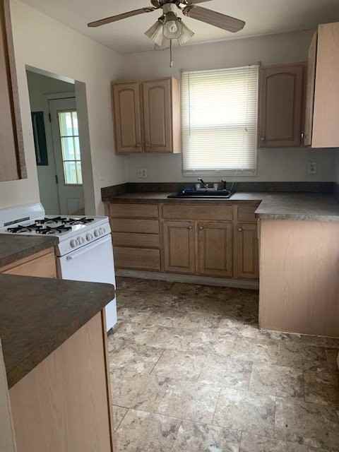 18557 Kenosha St - Photo 4 of 8