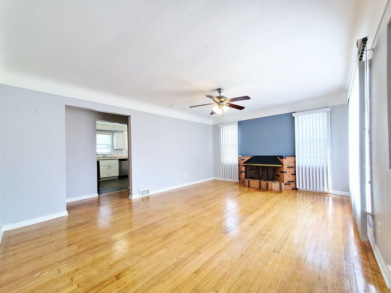 4095 Bluestone Rd - Photo 2 of 24