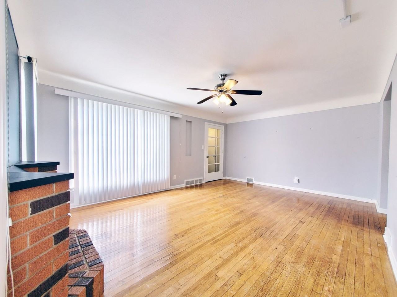 4095 Bluestone Rd - Photo 3 of 24