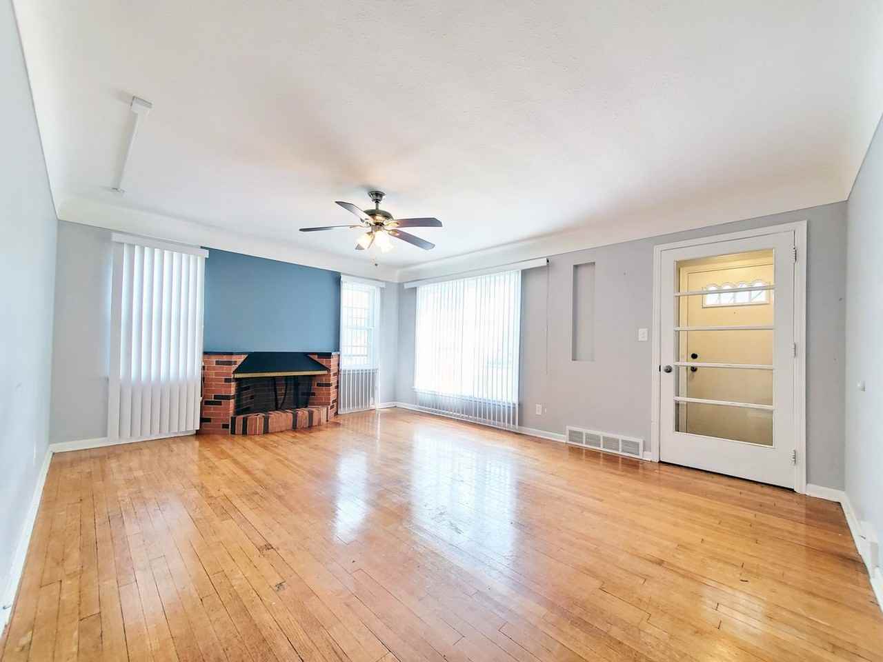 4095 Bluestone Rd - Photo 4 of 24