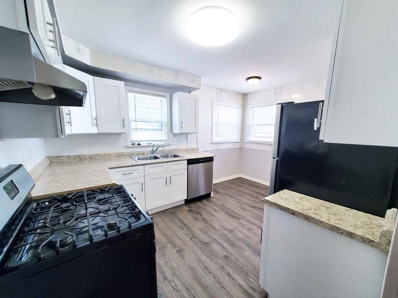 4095 Bluestone Rd - Photo 6 of 24