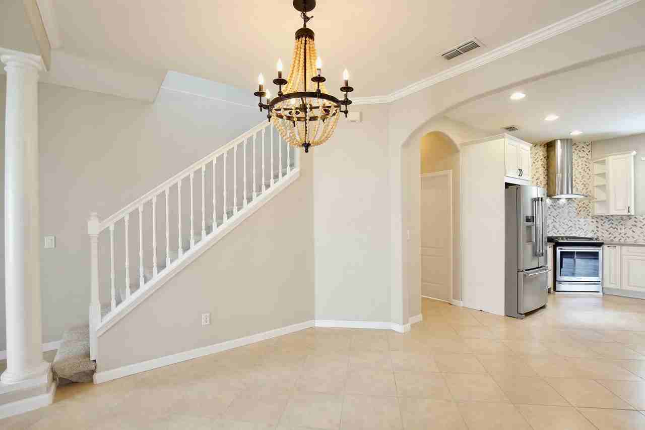 15601 Bay Vista Dr - Photo 4 of 36