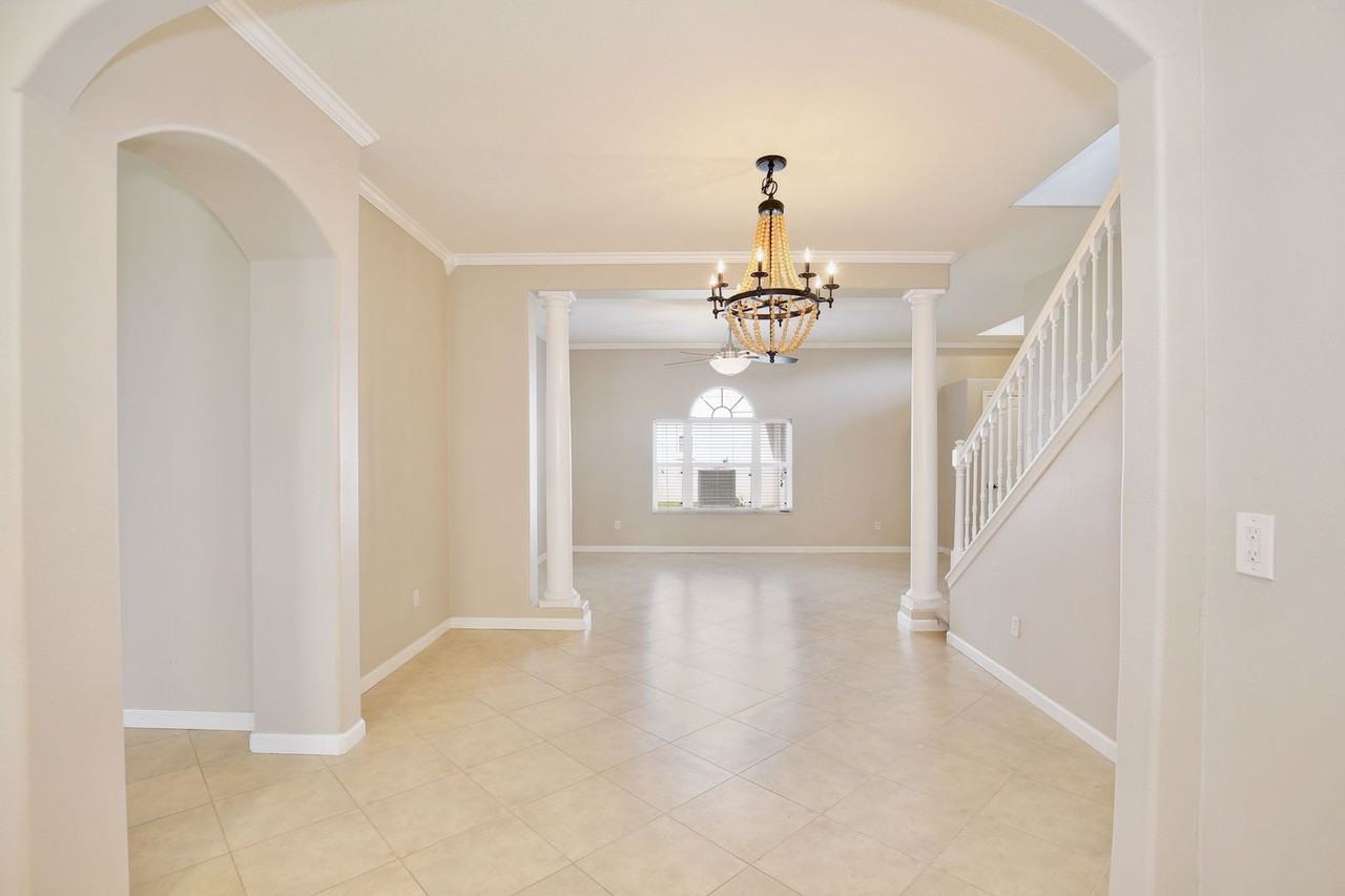 15601 Bay Vista Dr - Photo 5 of 36