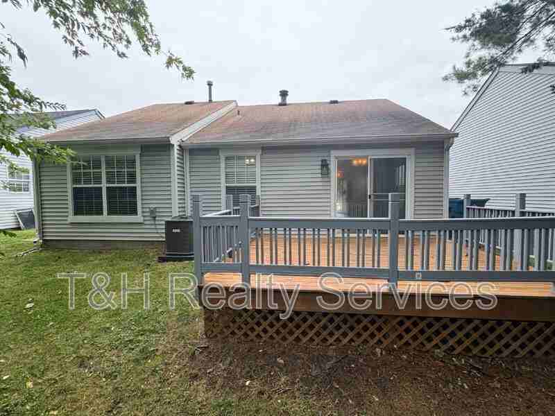 9741 Roxbury Dr - Photo 4 of 20