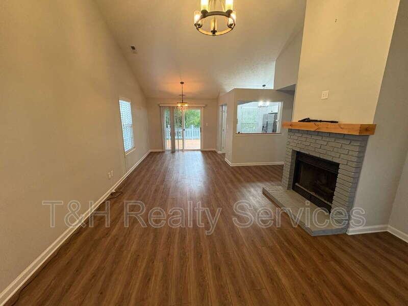 9741 Roxbury Dr - Photo 5 of 20