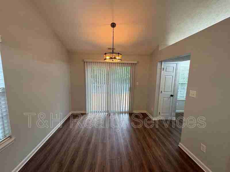 9741 Roxbury Dr - Photo 7 of 20