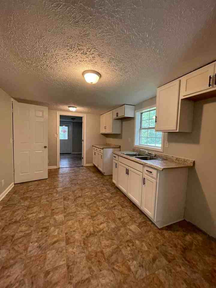 720 Briggs Ave - Photo 4 of 8