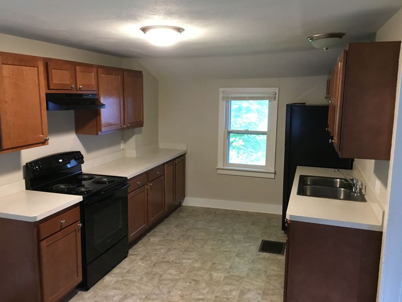 5418 Mud Mill Rd - Photo 3 of 15