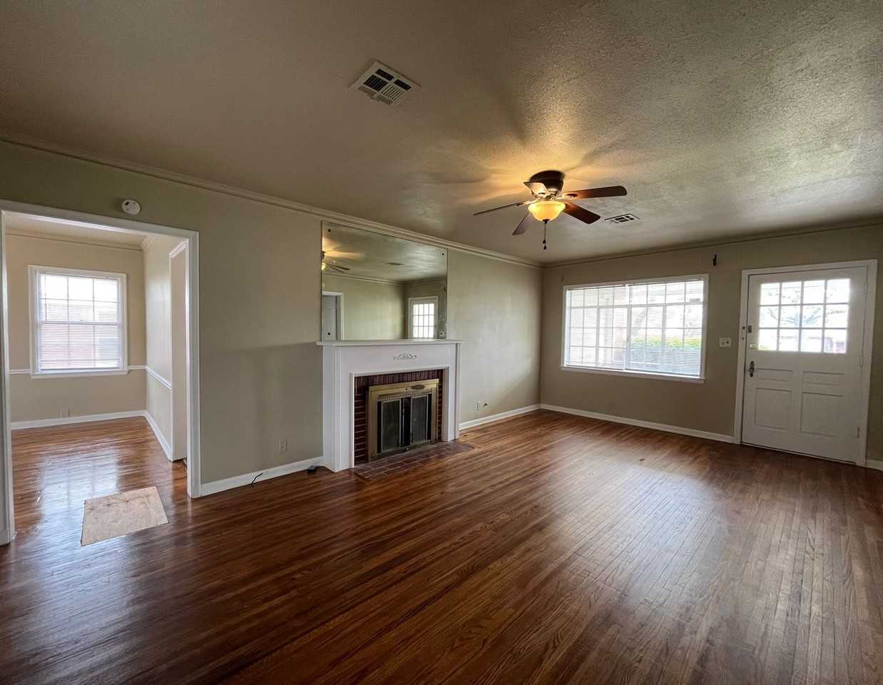 1144 S Vandalia Ave - Photo 5 of 33