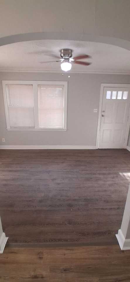 2326 Lowell Ave - Photo 4 of 8