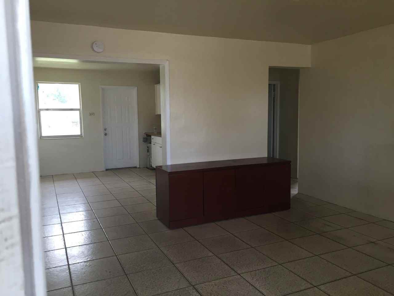 1441 Nw 3rd St - Photo 2 of 9