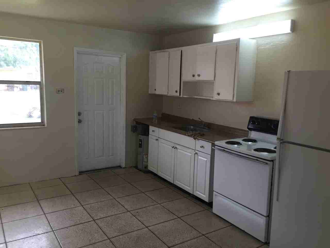 1441 Nw 3rd St - Photo 3 of 9
