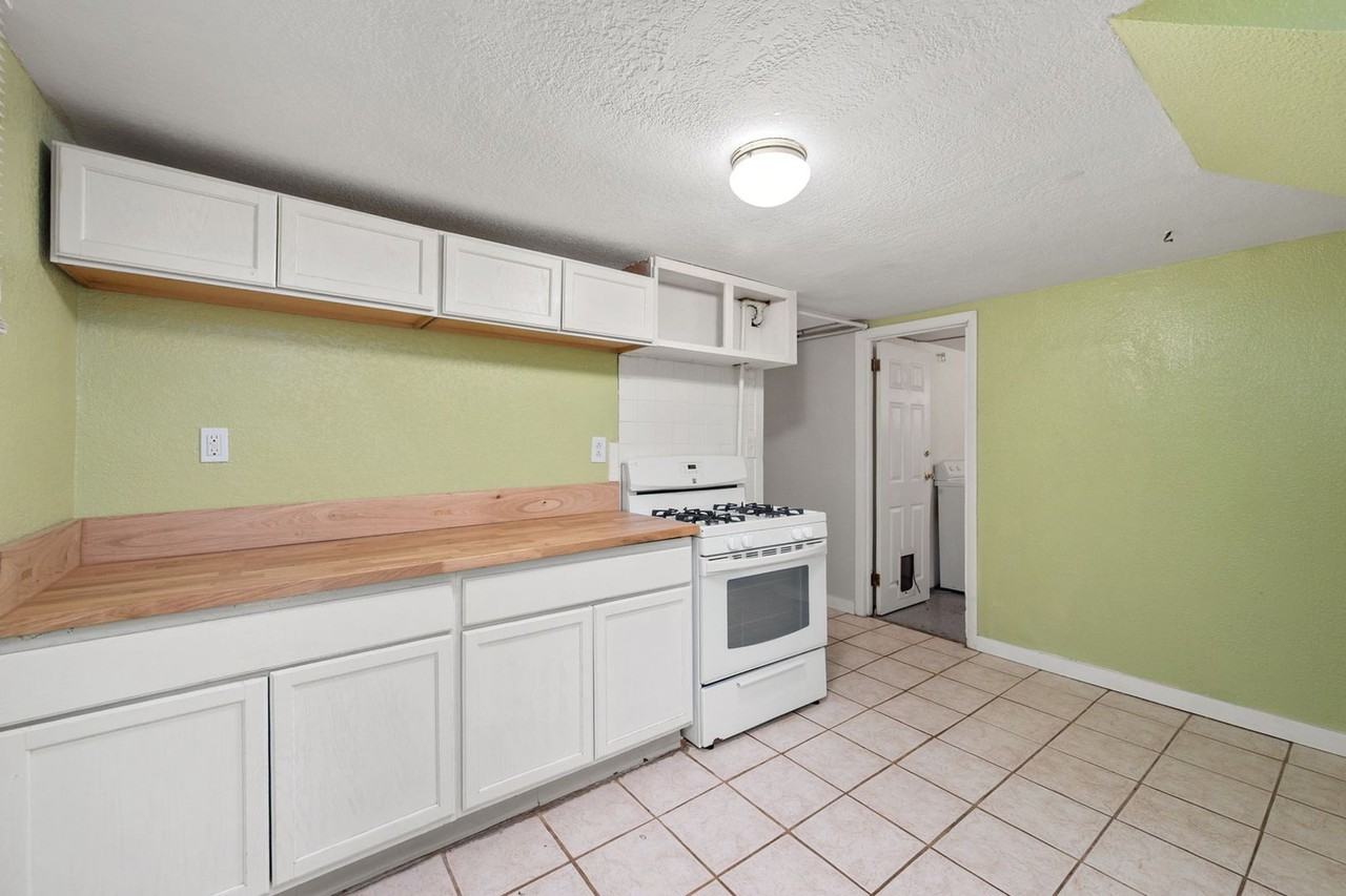1023 1/2 Laporte Ave - Photo 5 of 13