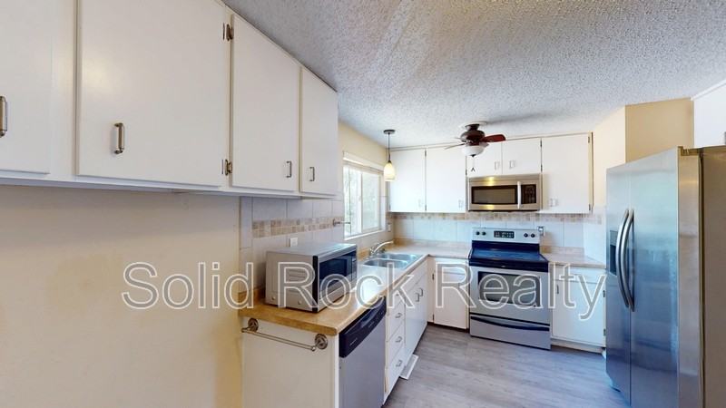 1620 River Dr - Photo 2 of 21