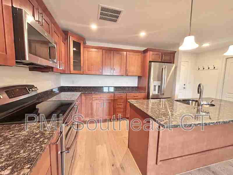 461 Bank St #806 - Photo 2 of 25