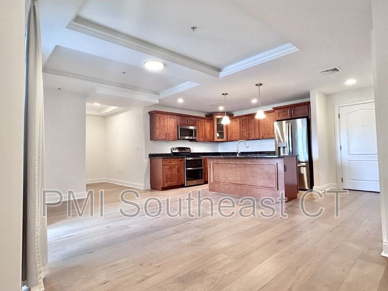 461 Bank St #806 - Photo 6 of 25