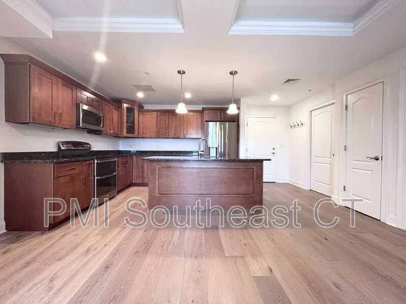 461 Bank St #806 - Photo 7 of 25