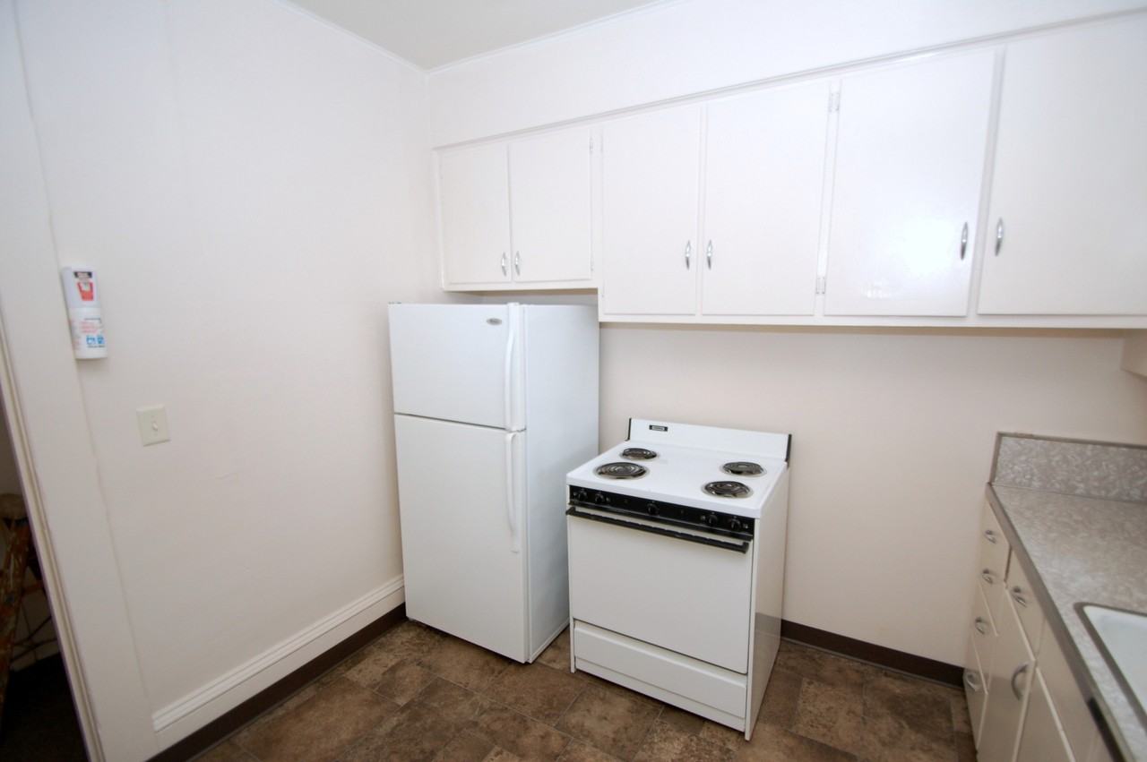 317 S 5th St #2 - Photo 3 of 11