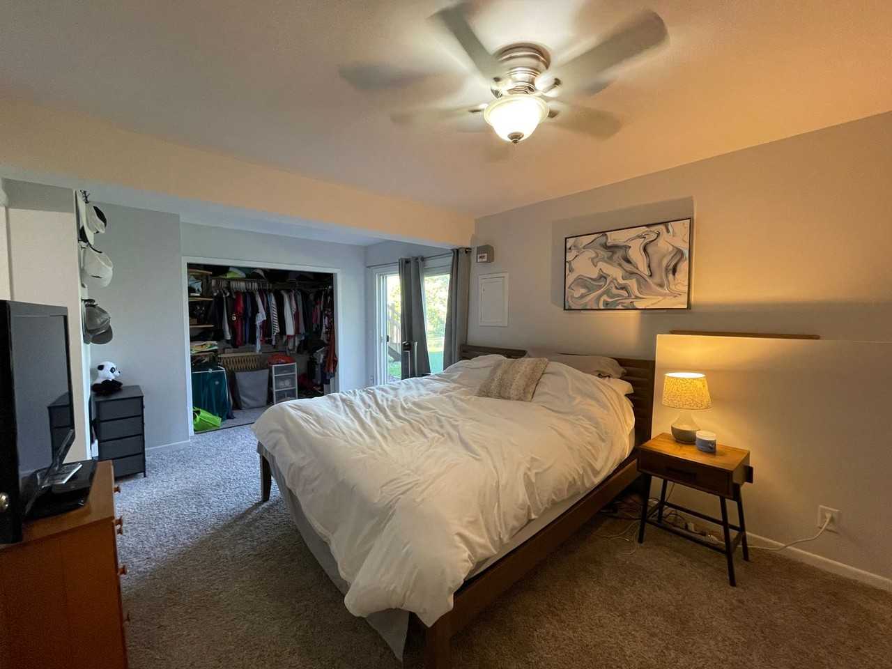 2746 Lyman Ln - Photo 3 of 19