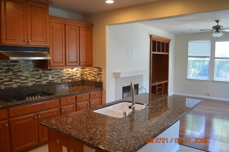 425 N Albany St - Photo 3 of 36