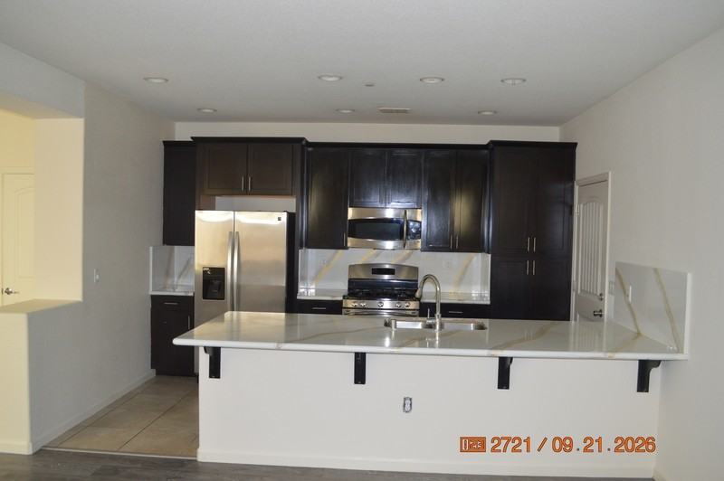 289 N Orinda St - Photo 2 of 23