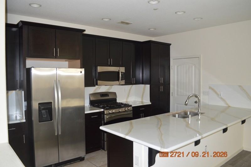 289 N Orinda St - Photo 3 of 23