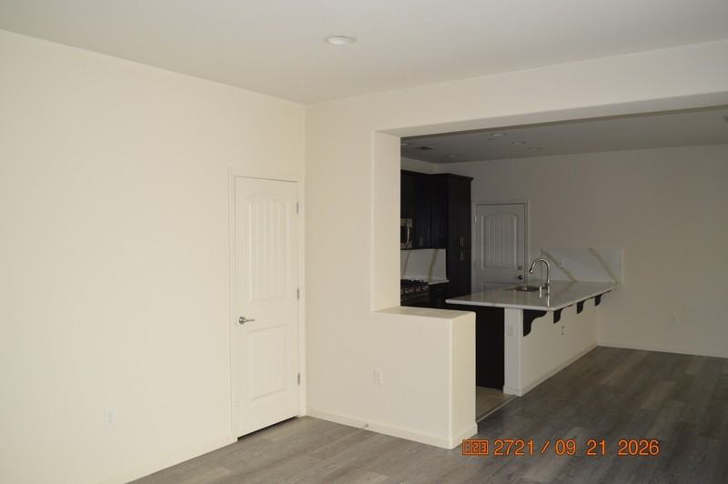 289 N Orinda St - Photo 6 of 23