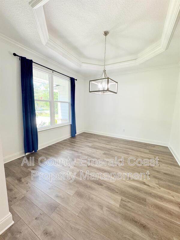 481 Kelly St - Photo 7 of 50