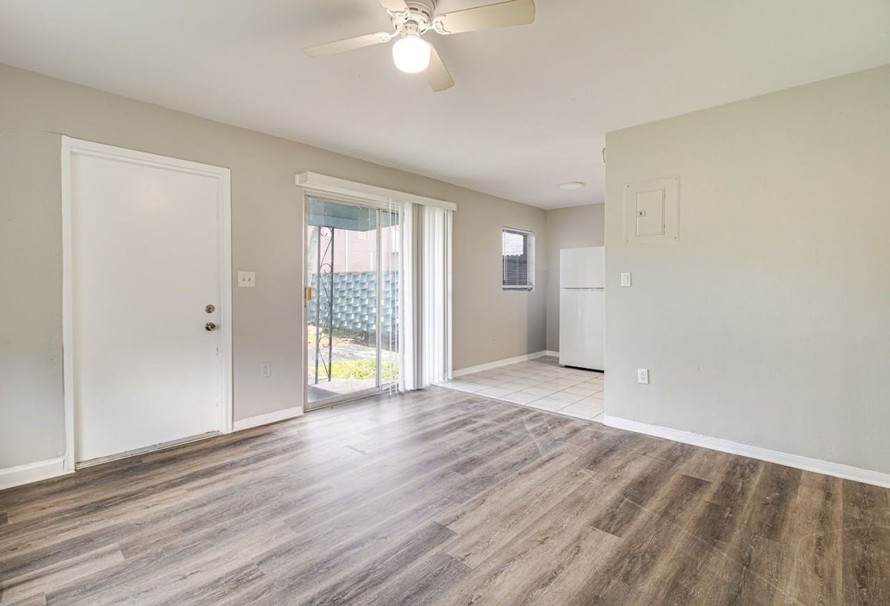1327 W Point Dr - Photo 4 of 15