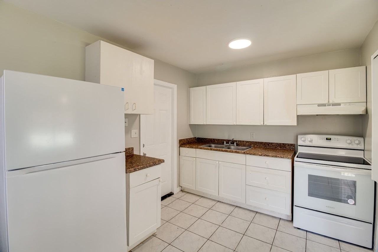 1327 W Point Dr - Photo 6 of 15