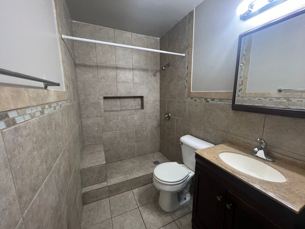 401 Tulip Dr - Photo 6 of 10
