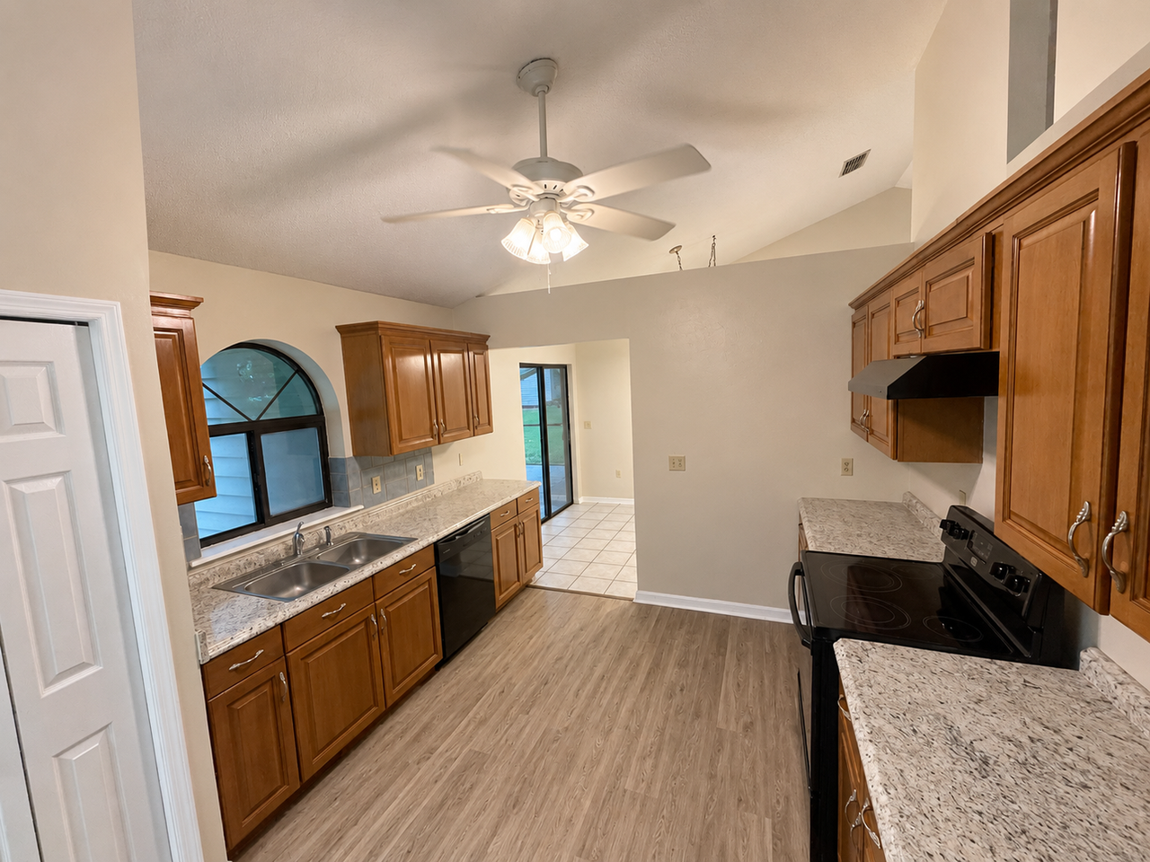 10011 Sw 86th Ter - Photo 4 of 16
