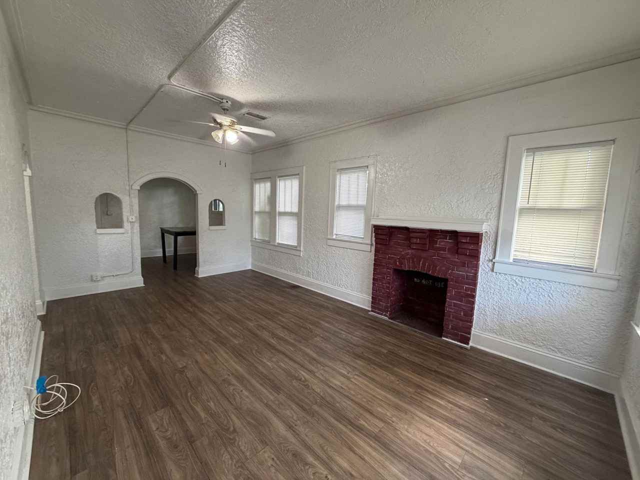 1101 N Combee Rd - Photo 2 of 19