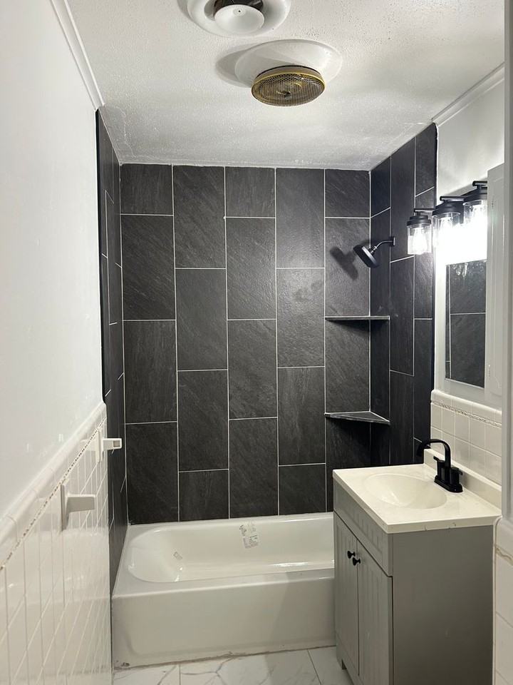 2405 Nw 2nd Ave - Photo 6 of 11