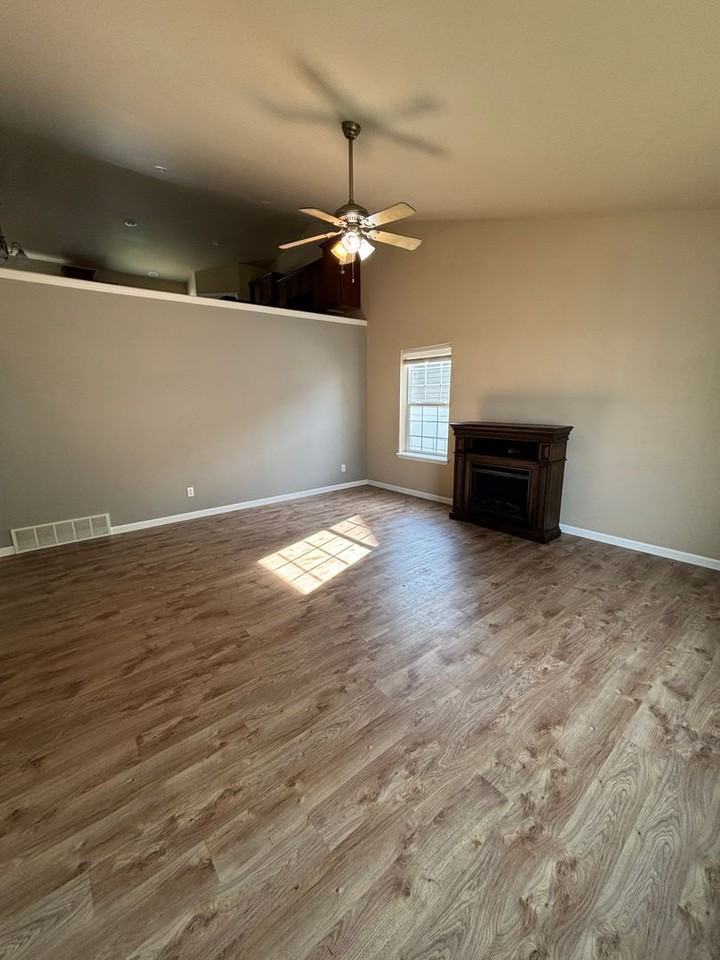 1324 Cortez Ave - Photo 3 of 18