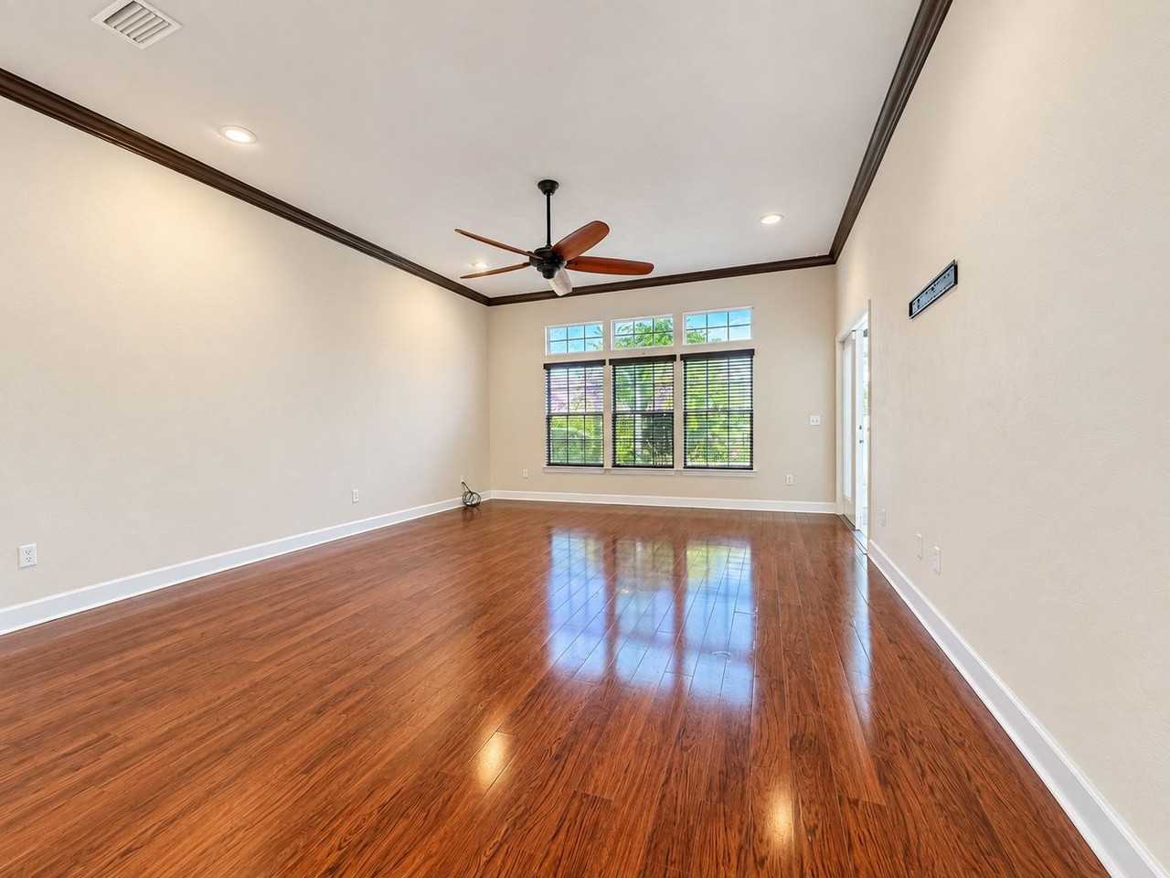 11774 Nw 60th Dr - Photo 5 of 17