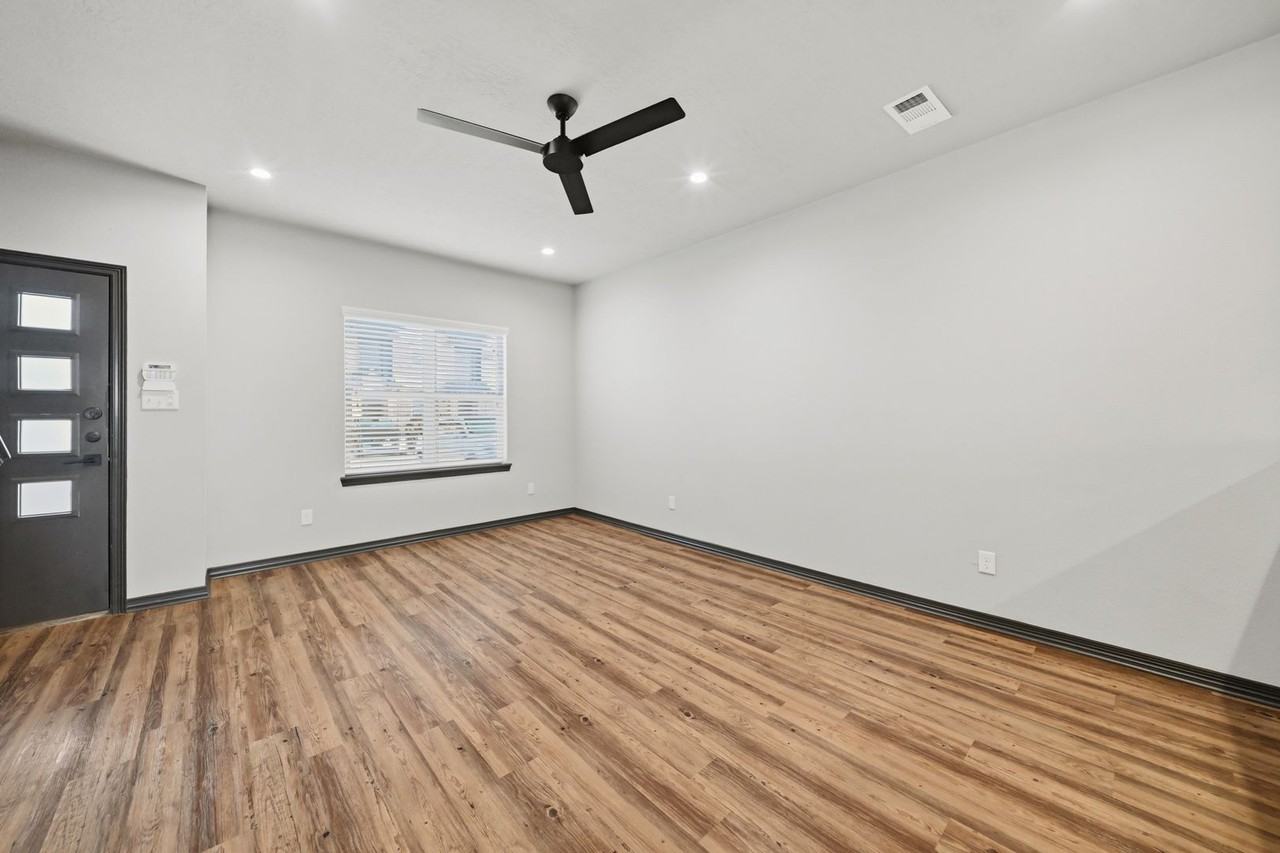 1451 Associates Ave #104 - Photo 7 of 29