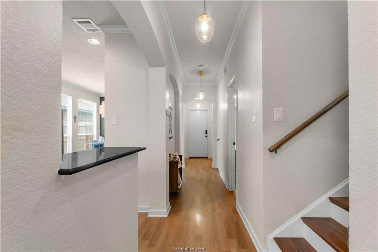 900 Eagle Ave - Photo 7 of 27