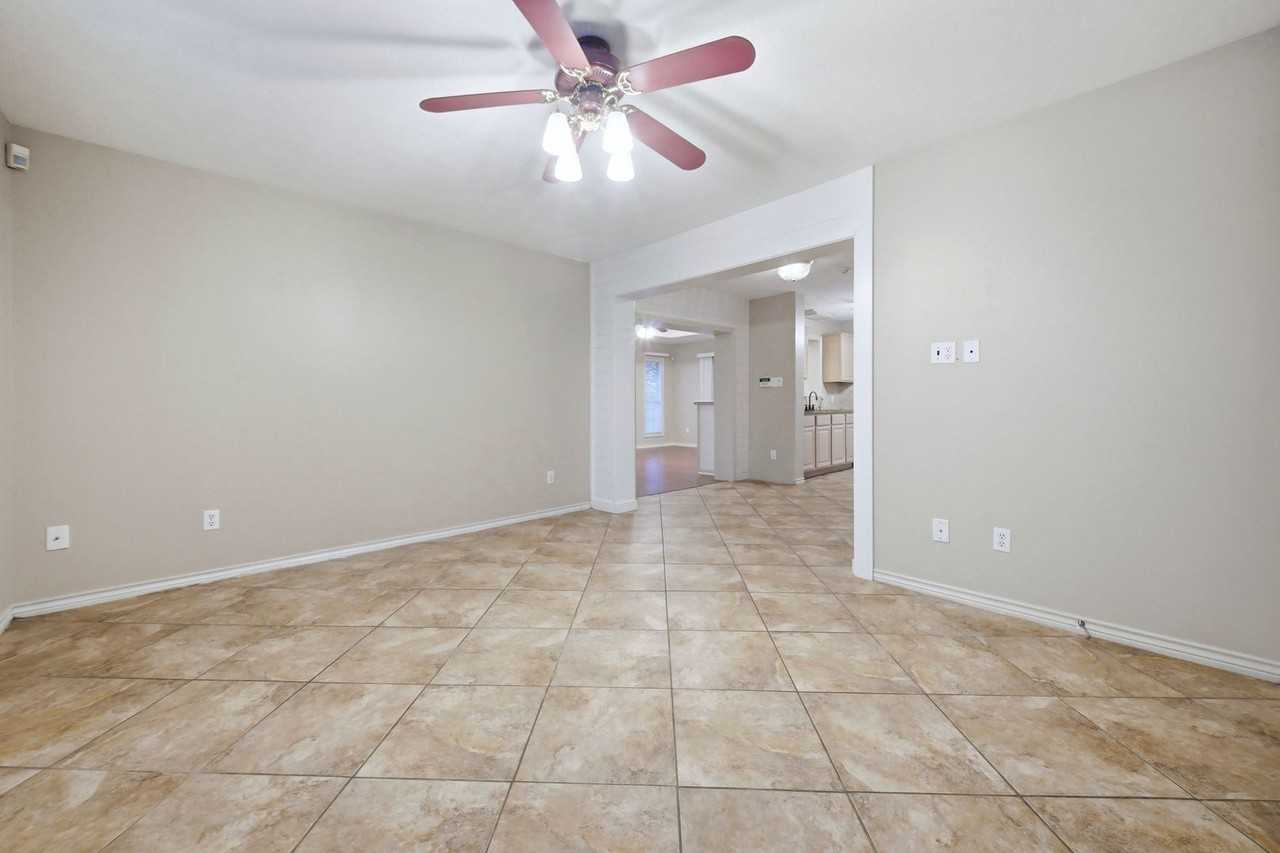1901 Woodsman Dr - Photo 3 of 31