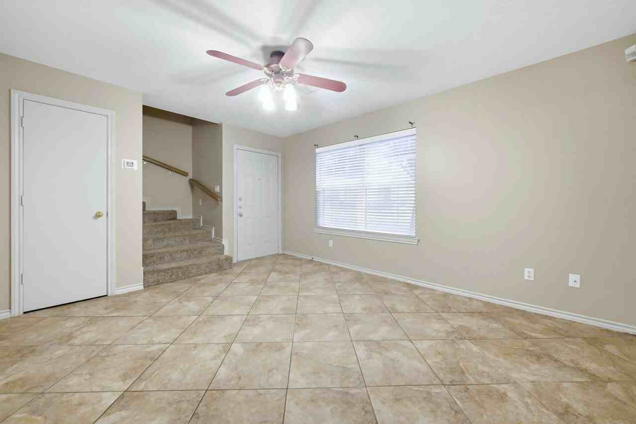 1901 Woodsman Dr - Photo 6 of 31