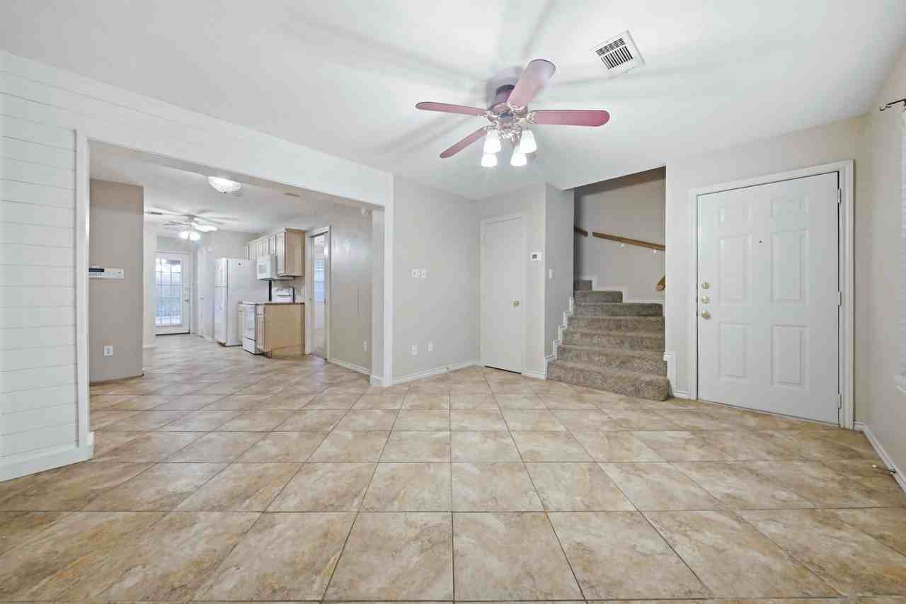 1901 Woodsman Dr - Photo 7 of 31