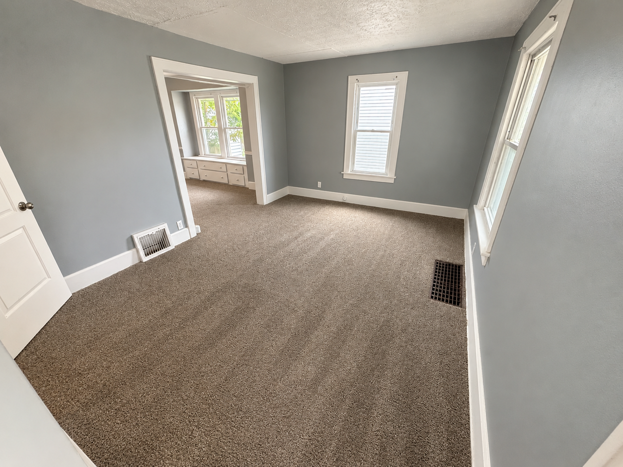 2608 Leland Ave - Photo 3 of 19
