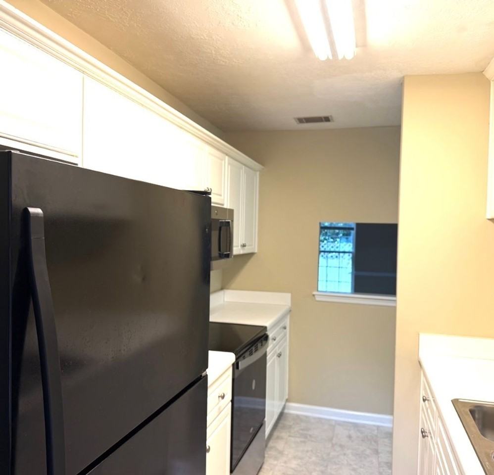 304 Hazelnut Dr - Photo 3 of 3
