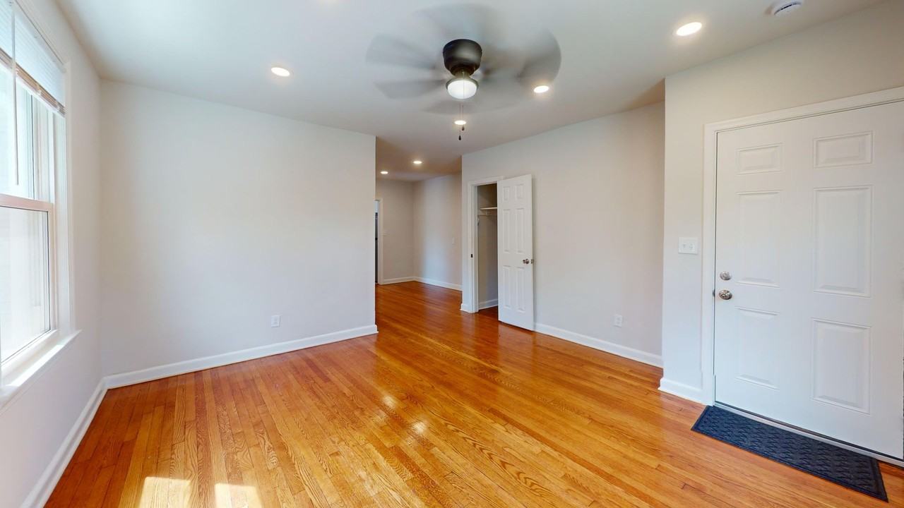 1549 Montana Ave Ne